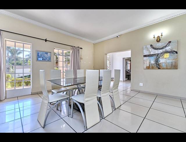 4 BEDROOM HOUSE FOR SALE IN BENMORE GARDENS